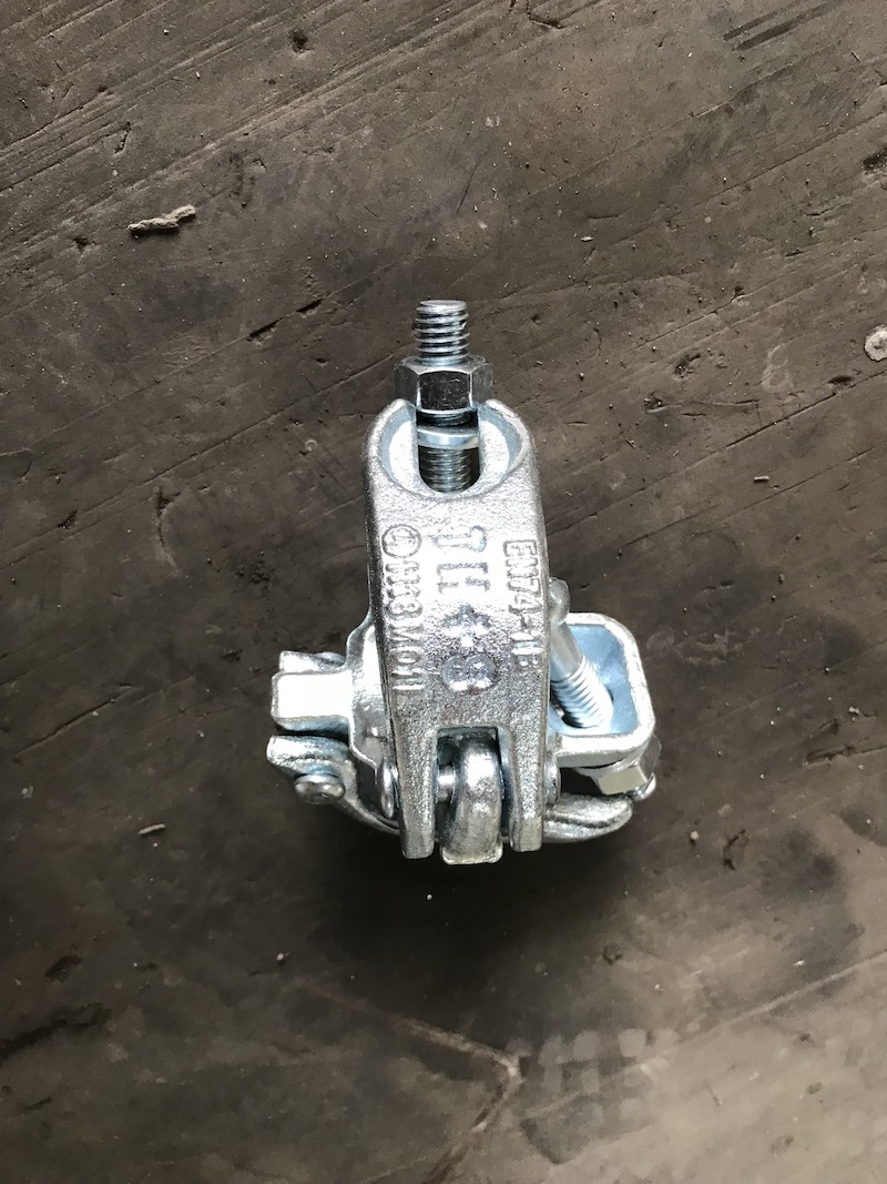 Acoplador doble forjado para andamios 