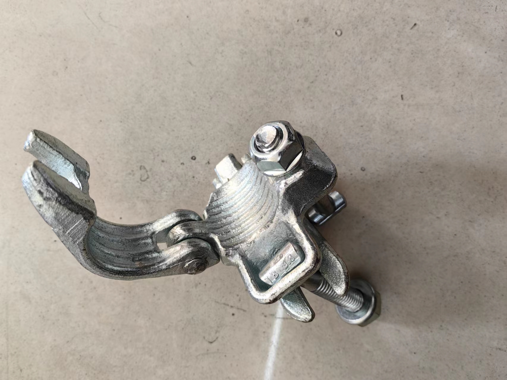 Acoplador doble forjado para andamios 